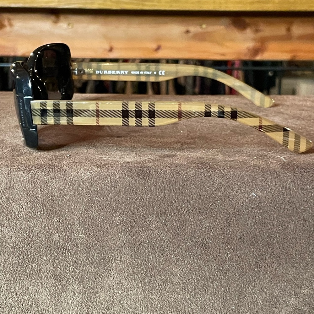 Authenticated Burberry Sunglasses - image 2